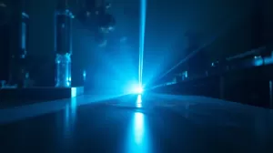 Jaka fale wytwarza laser plaska czy równolegle